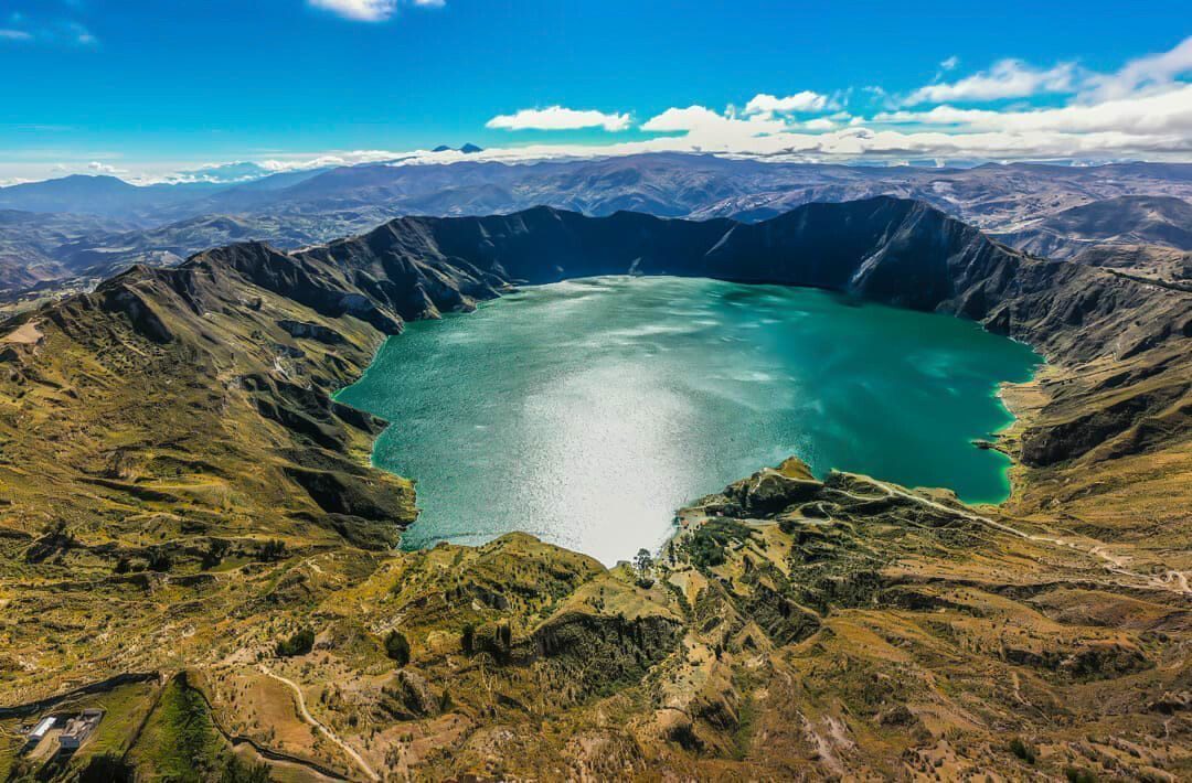 j2-quilotoa-crater-lake-2